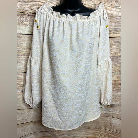 MICHAEL Michael Kors Tops - Michael Kors white and gold paisley print top on or off shoulder size xl
